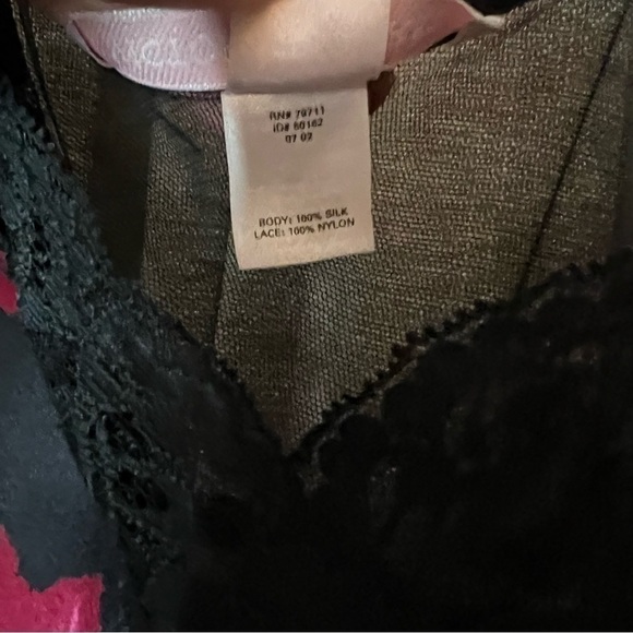 Vintage Y2K Victoria’s Secret Black Silk Rose Print Lace Trim Slip Size Medium - Picture 8 of 12